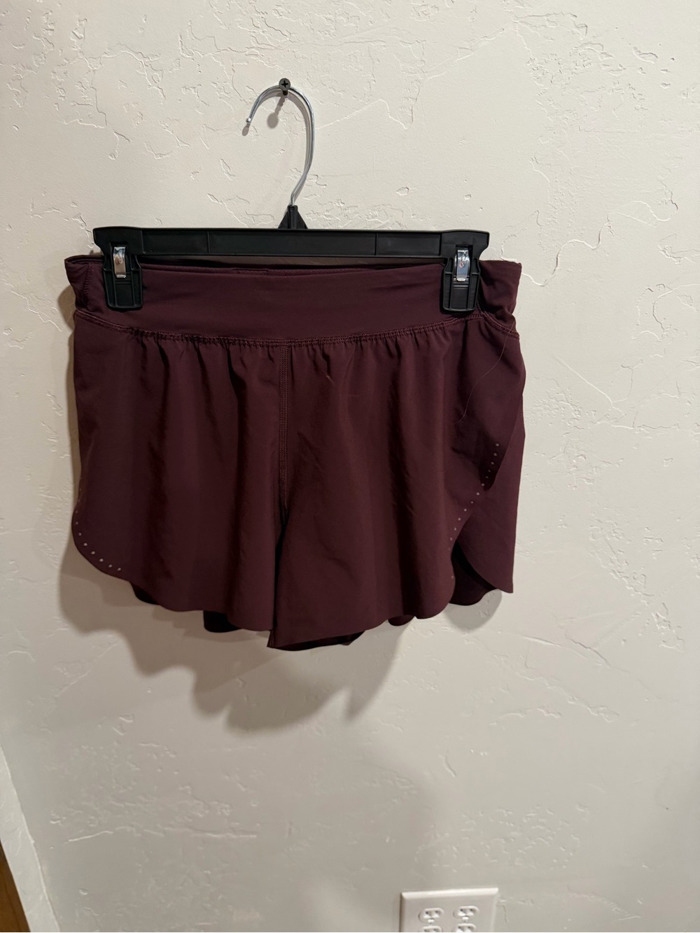 Lululemon Women’s Athletic Shorts - Maroon Performance Running Skort size small